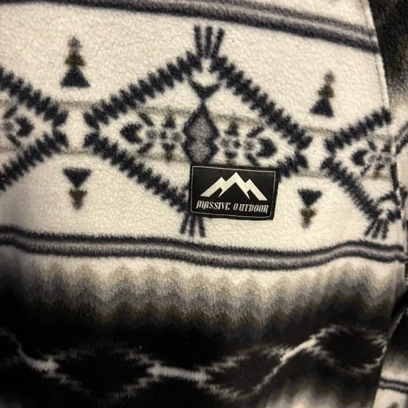 Women’s Massive Outdoor Fleece Hoodie - Picture 2 of 4